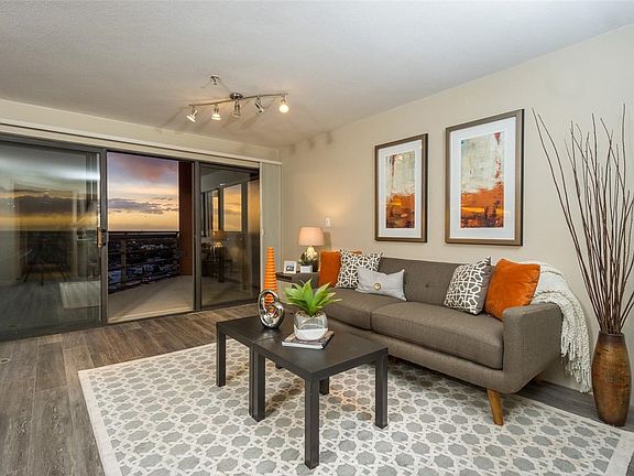 4th image of 100 Park Ave W APT 1104