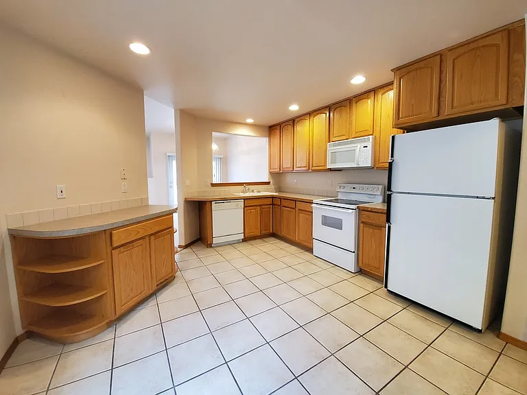 427 Columbia Point Dr — Photo 11