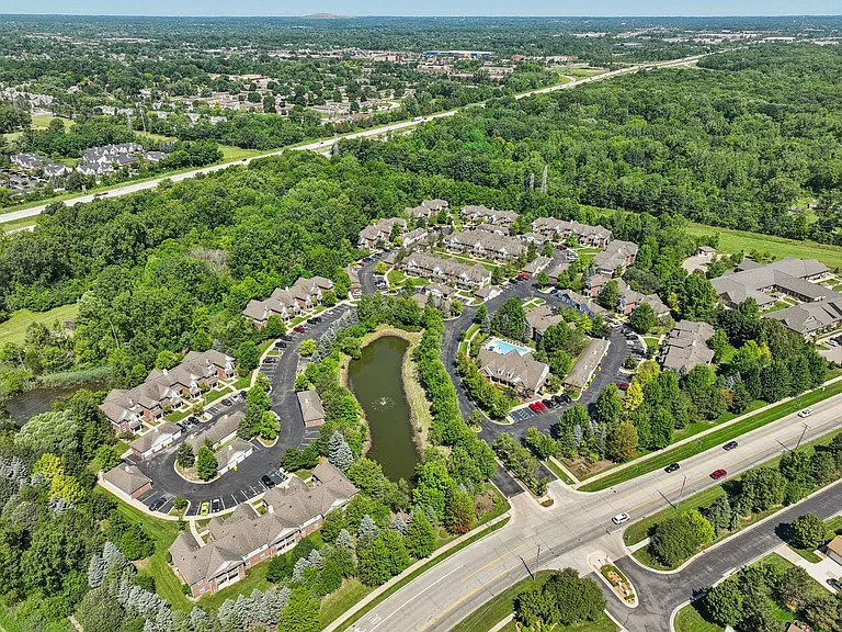 The Pointe at Canton — Photo 10