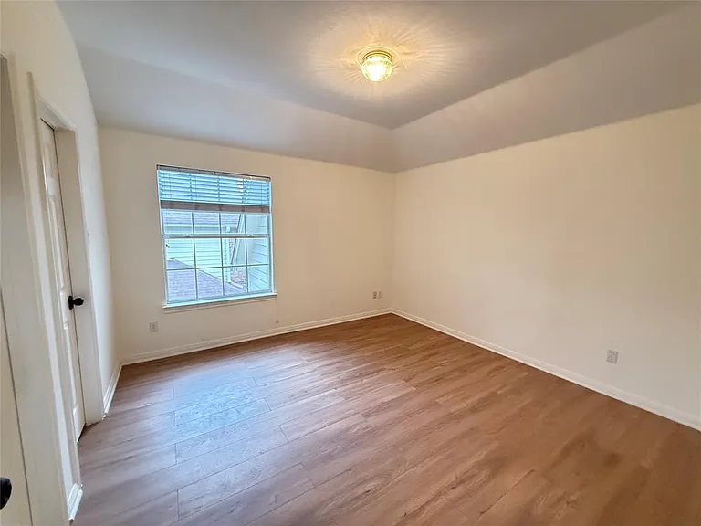 15220 Calaveras Dr — Photo 30