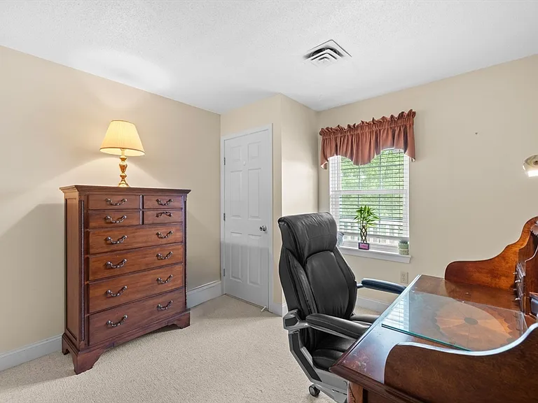 700 Brookside Dr #J — Photo 23