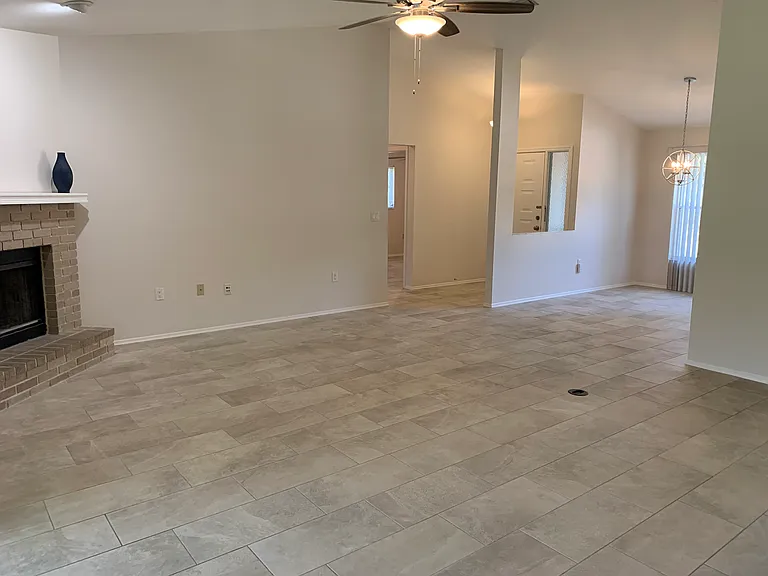 2193 Cork Oak St E — Photo 5
