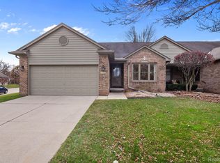 4444 Wisteria Ct, Warren, MI 48092