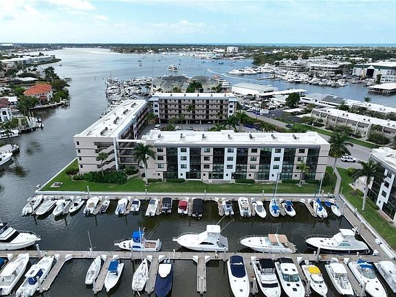 4th image of 807 River Point Dr APT 304D