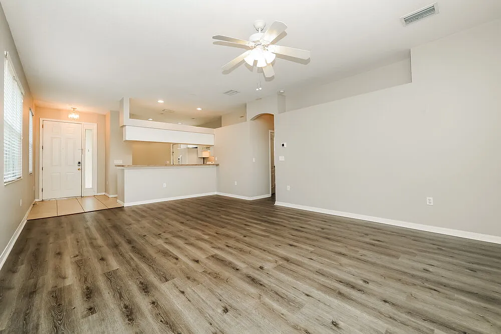 3 bed, 2.0 bath, 1345 sqft, $2,190 — Photo 3
