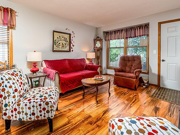 5th image of 1636 Diamond Ct NE