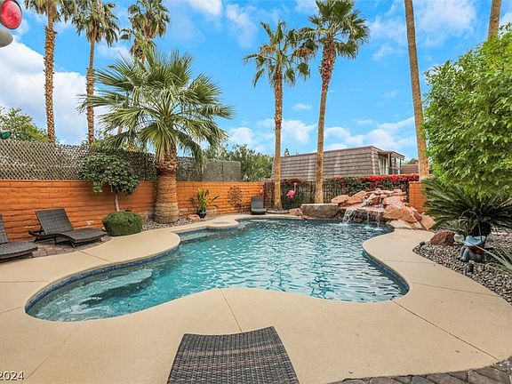 2nd image of 2910 Bel Air Dr