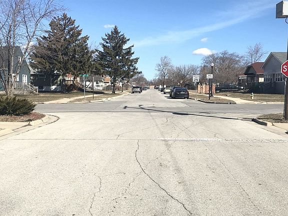4th image of 6706 Marshall Ave