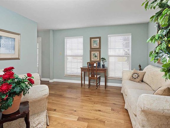 3rd image of 2440 Hickory Manor Dr