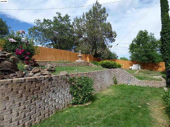 5th image of 755 Washo Ln