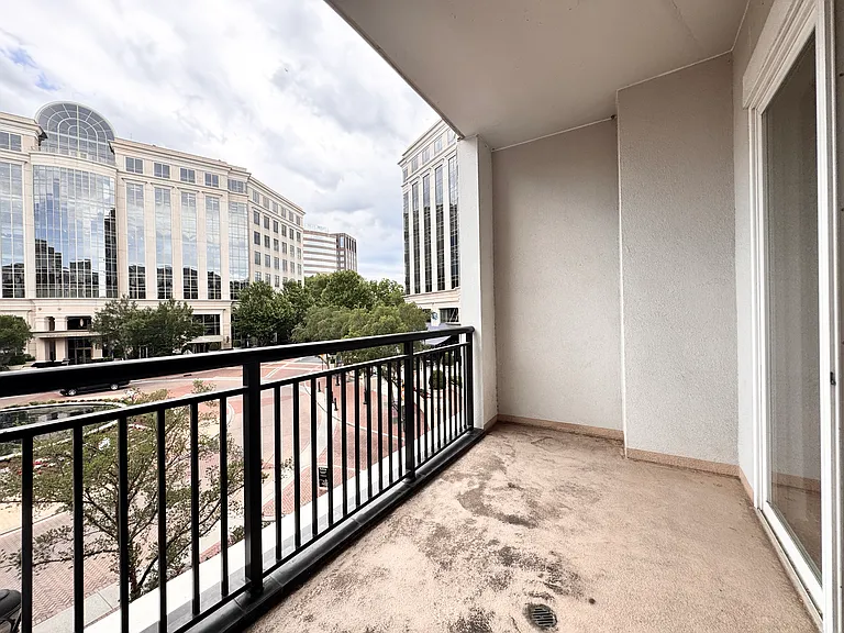 4620 Piedmont Row Dr #304 — Photo 14