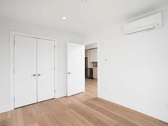 5th image of 23-33 Astoria Blvd #5A