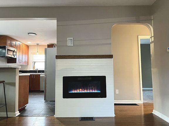 3rd image of 8380 Wicklow Ave