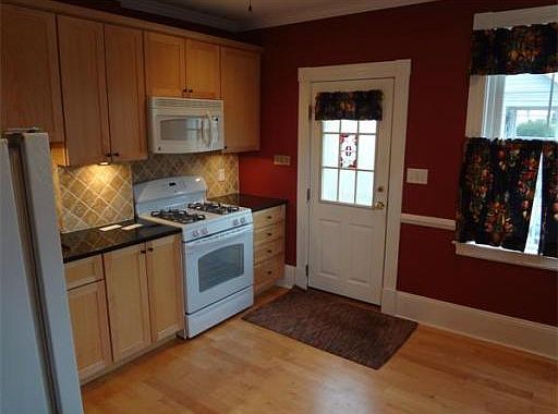 4th image of 142 Vernon St