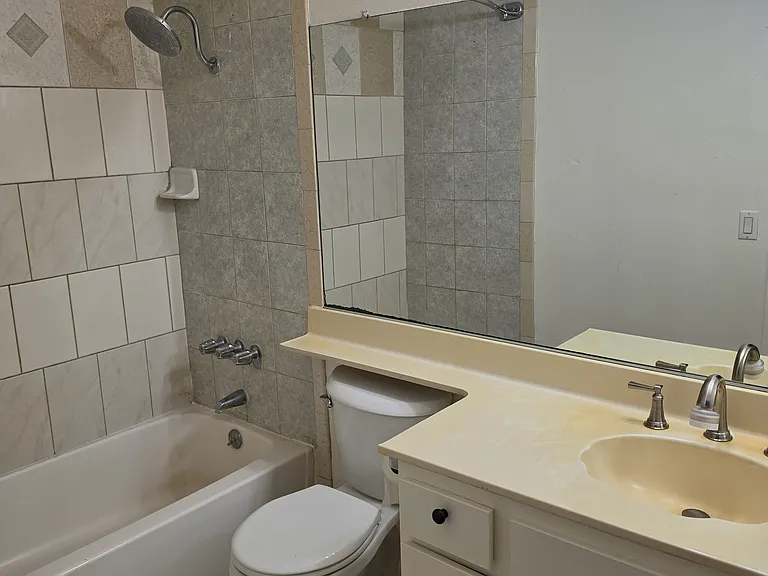 Upstairs full bath