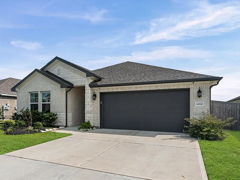 10520 Deussen Ln — Photo 2