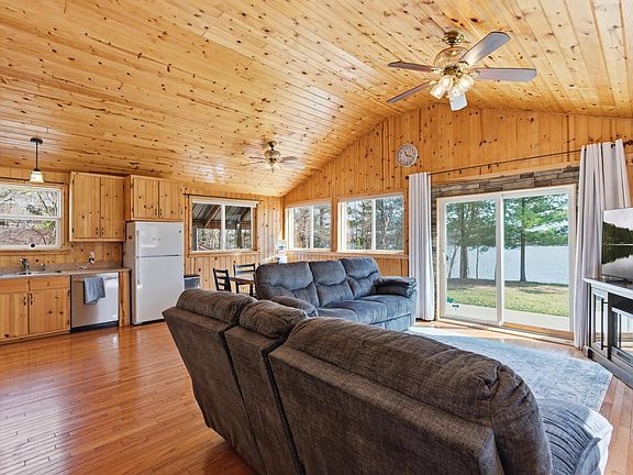 5th image of 40582 Pequot Dr