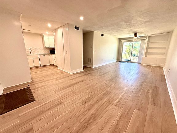 2nd image of 176 Maple Ave APT 5-25