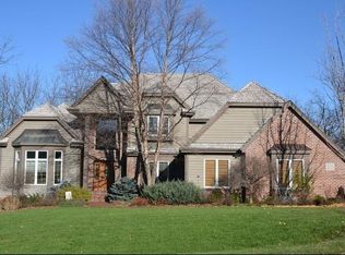W305N1796 Silverwood Ln, Delafield, WI 53018
