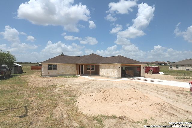 1st image of 165 Turnberry Dr
