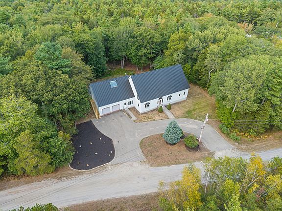 2nd image of 12 Spruce Ridge Road