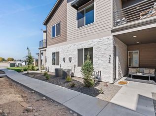 724 S Calhoun Ln, Star, ID 83669