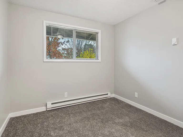 1374 SE Cedar St — Photo 10