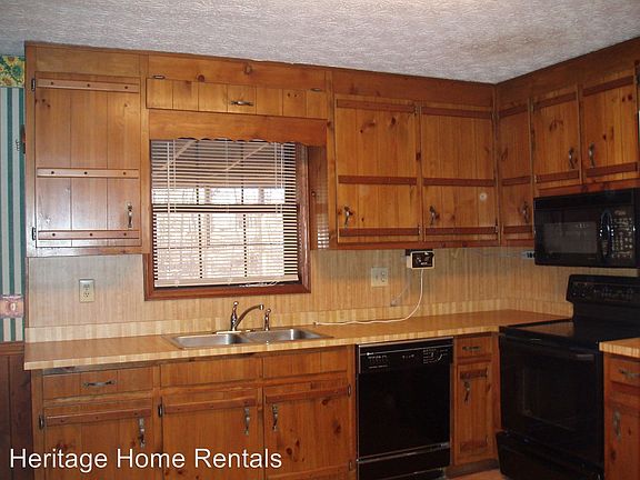 4th image of 2724 Hillside Dr