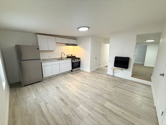 2nd image of 25 13th St #W