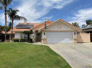 9812 Tuscarora Dr, Bakersfield, CA 93312