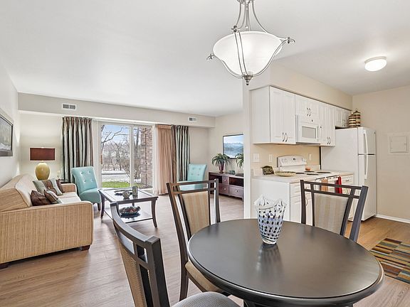 5th image of 42824 Swan Lake Dr #31