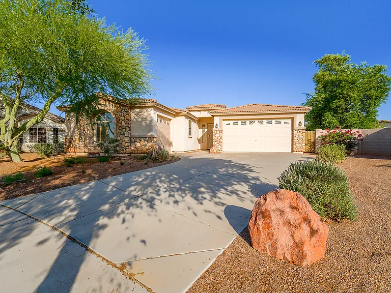 2123 W Maldonado Rd — Photo 4