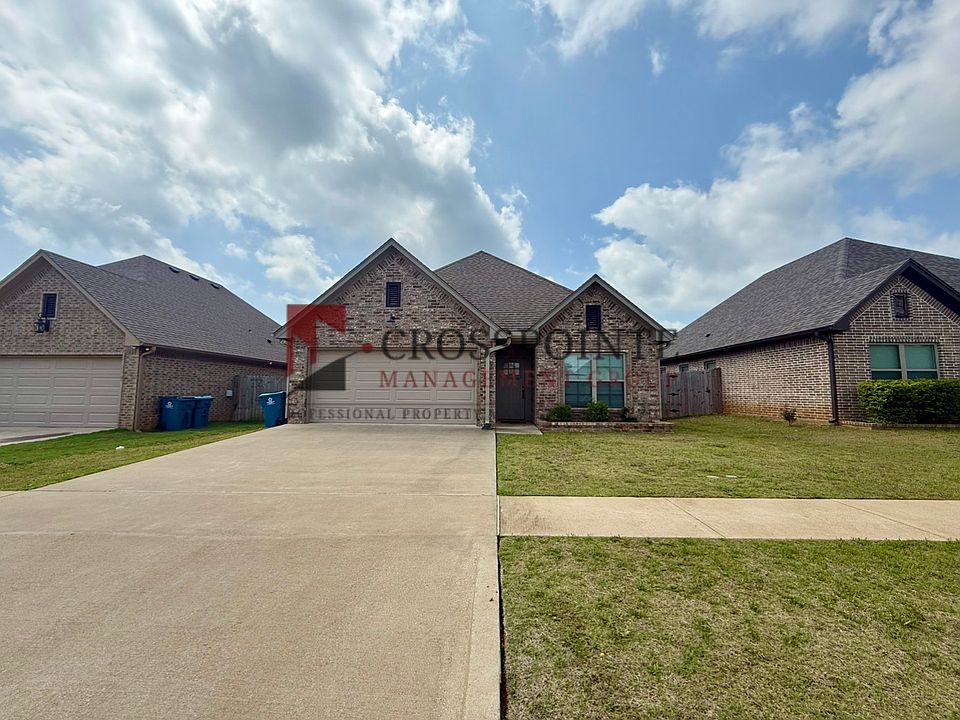 1st image of 820 Lindsey Ln