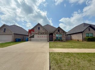 820 Lindsey Ln, Whitehouse, TX 75791