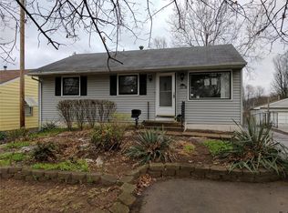 10518 Braemar Dr, Saint Louis, MO 63137
