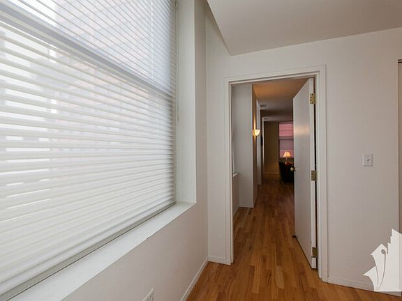 4th image of 330 S Michigan Ave APT 1913