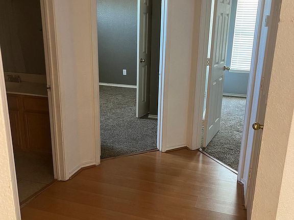 5th image of 5714 Edinburg Dr