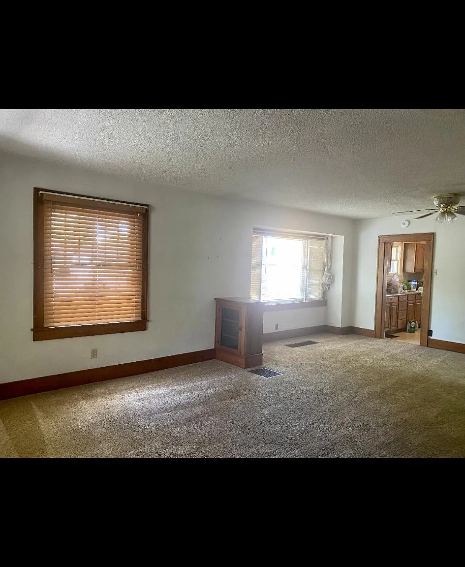 102 S Garth Ave — Photo 4