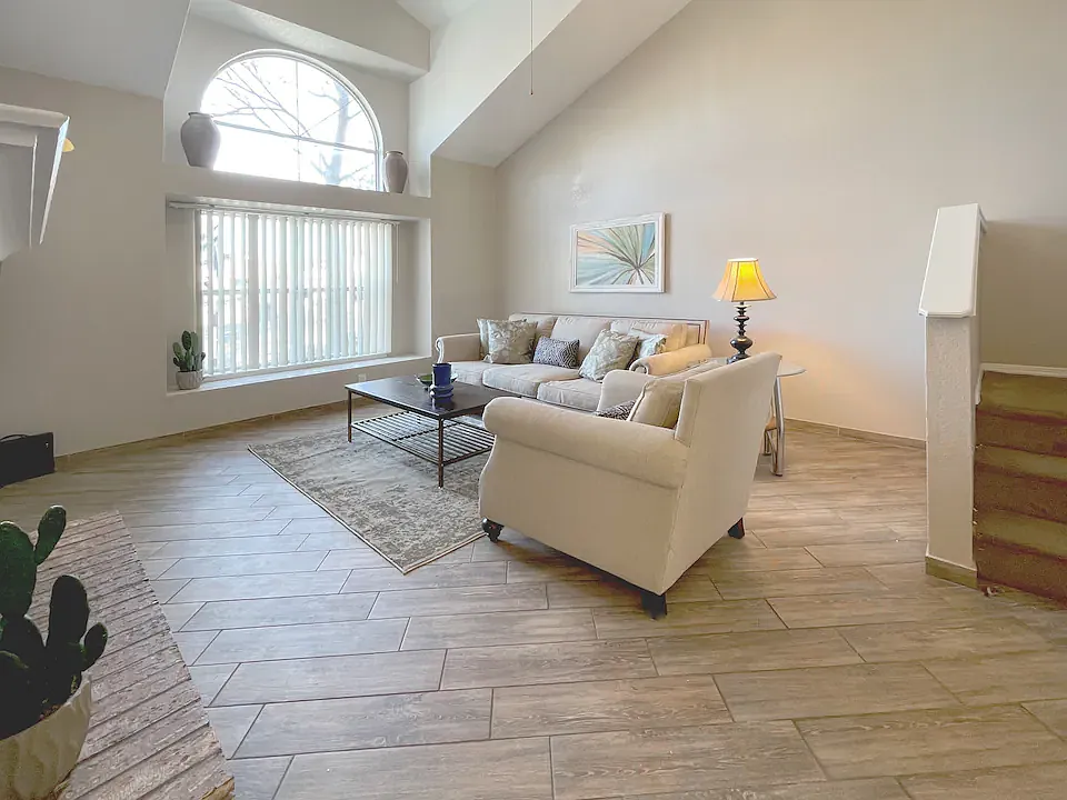 3 bed, $2,500 — Photo 1
