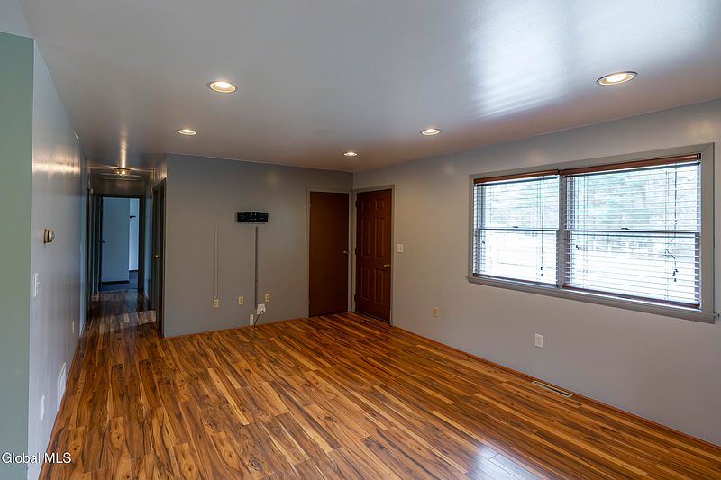5th image of 4755 New York 50