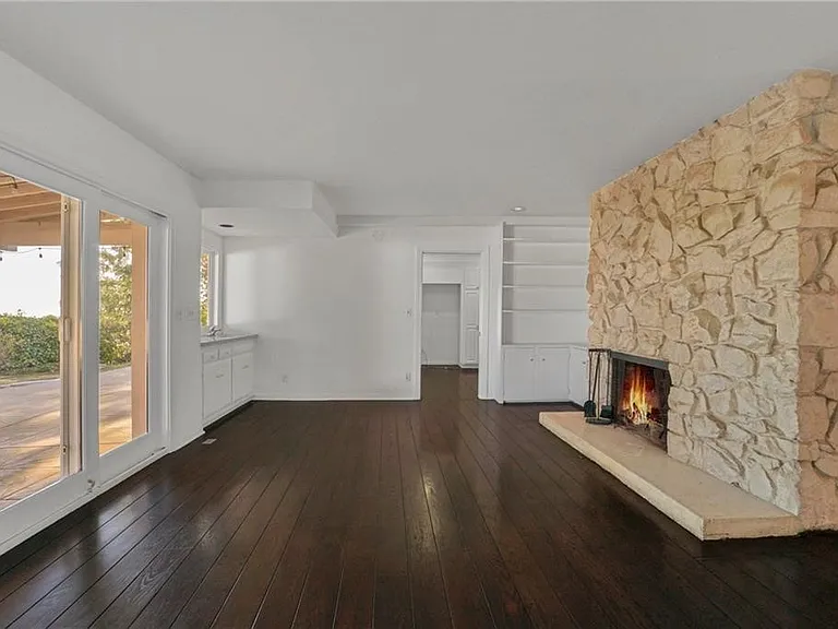 16922 Oak View Dr — Photo 5
