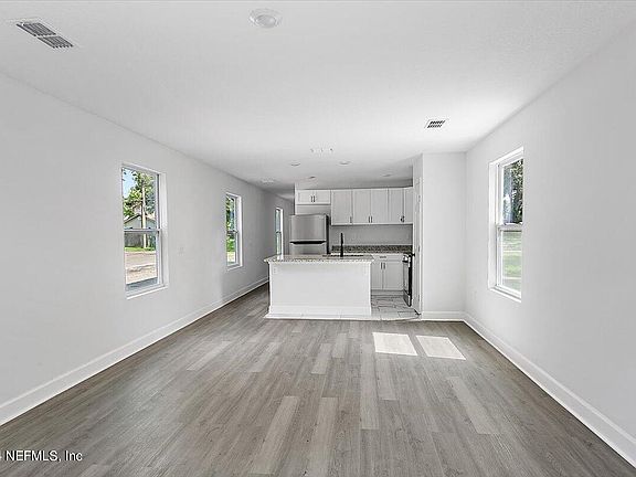5th image of 1504 E 12TH Street