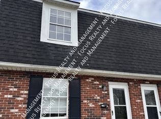 220 Marks Ave APT C, Lancaster, OH 43130