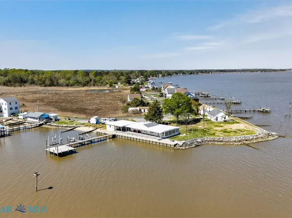 994 Fort Lowry Ln, Dunnsville, VA 22454