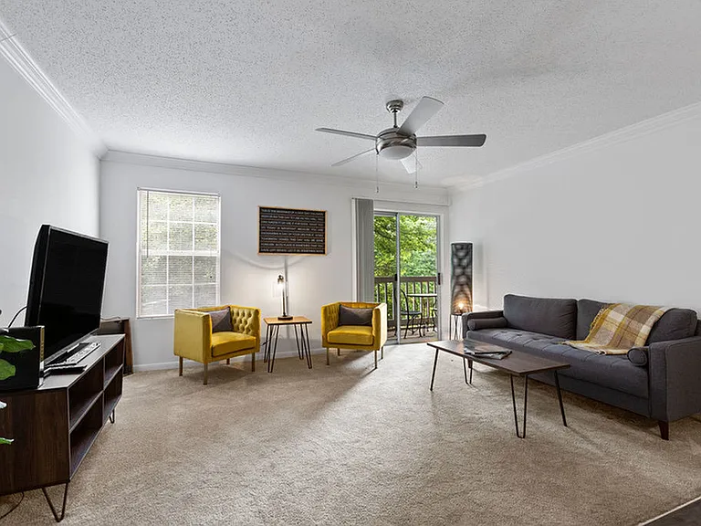 Spacious Living Room-Sherwood Deluxe