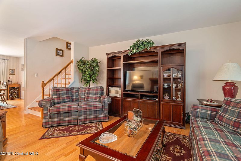 2nd image of 1401 Balltown Road