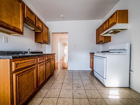 3rd image of 8141 S Kingston Ave #2192607