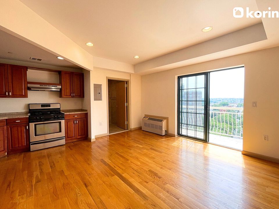 1st image of 58-28 44th Ave #11D