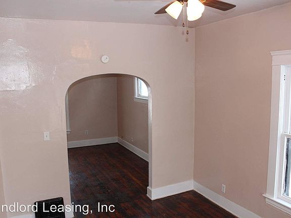 5th image of 126 E 33rd St