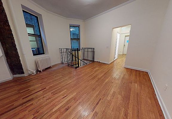 3rd image of 204 W 81st St APT 3
